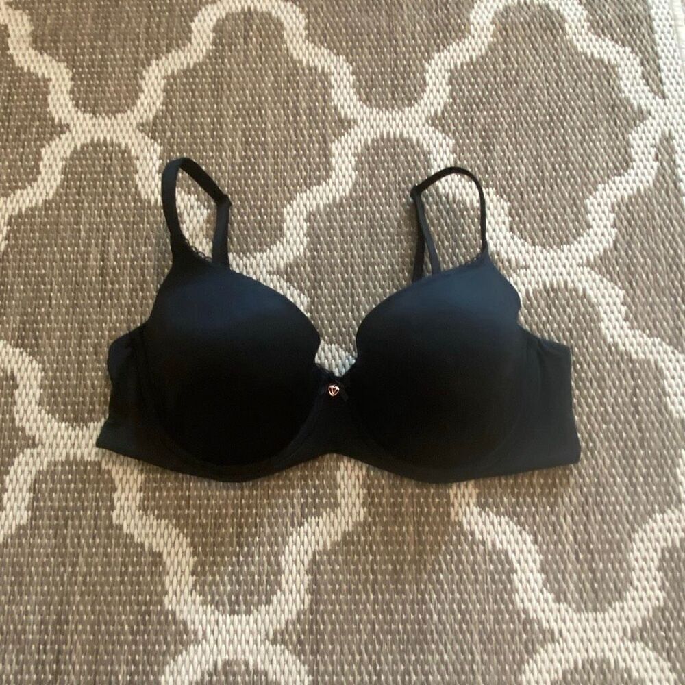 Victoria’s Secret body by Victoria lined Demi bra size 38D